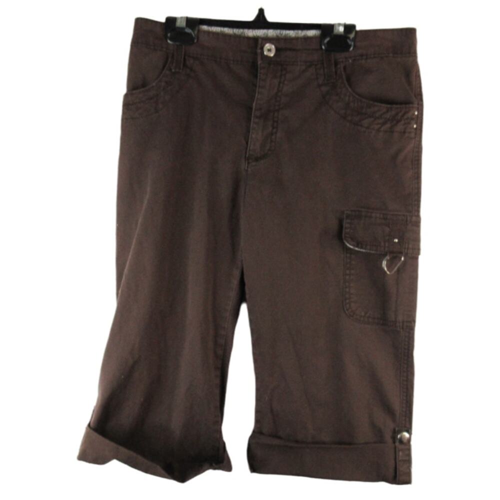 Lee's Just below the waist brown capri pants